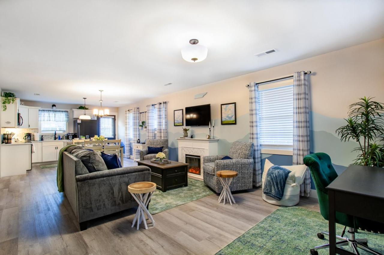 Blue Valley Inn - Hot Tub & Spacious Play Area! Ноксвил Екстериор снимка